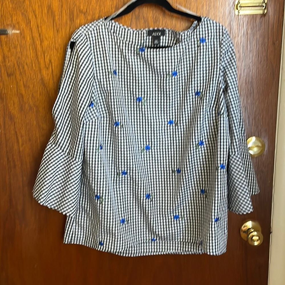 Cute black & white gingham with royal flowers embroidered with open 3/4sleeves
